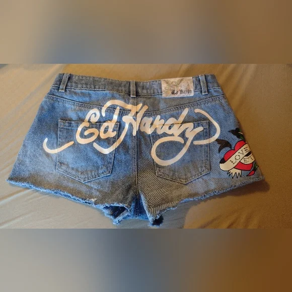 ❗Ed Hardy Women's Size 28,  Blue Denim Shorts with Floral Accent, Love Eternal - Picture 2 of 5